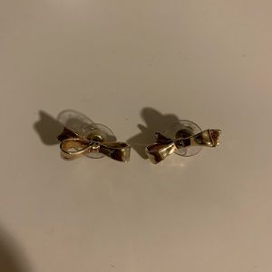 Late Spade bow earrings